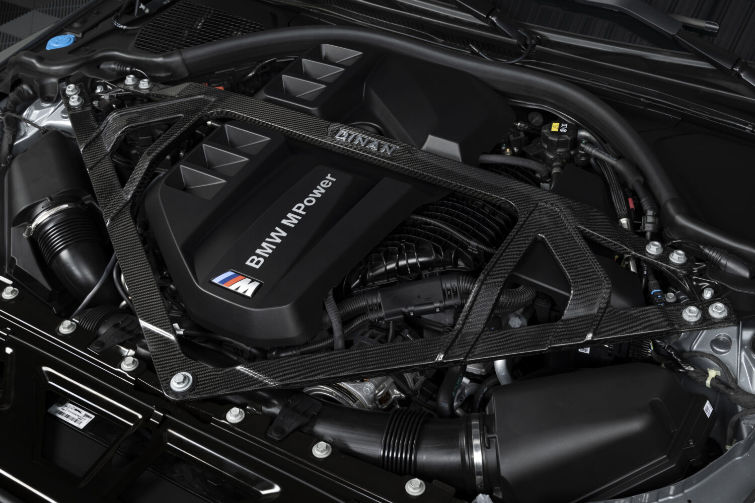 DINAN CARBON FIBER STRUT TOWER BRACE 20212024 BMW M2/M3/M4 3W