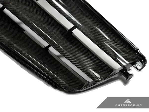 AUTOTECKNIC REPLACEMENT CARBON FIBER FRONT GRILLE – MERCEDES BENZ W204 C-CLASS SEDAN (2008-2013)