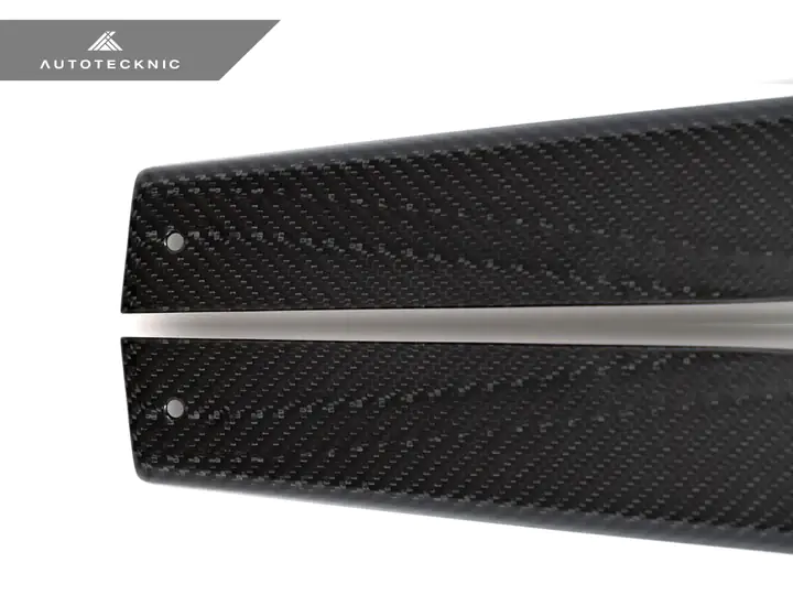 AUTOTECKNIC DRY CARBON FIBER SIDE SILL SET – G01 X3 | G02 X4